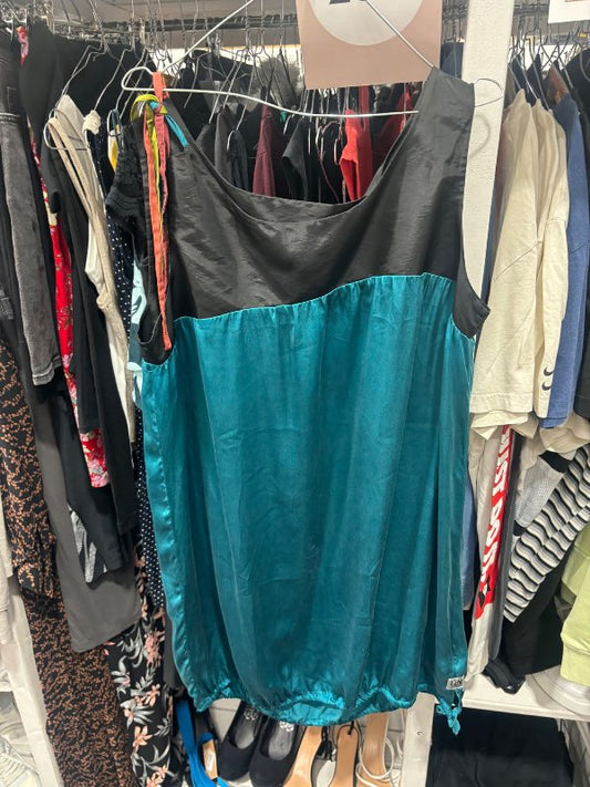 Gust kjóll, ísl. Hönnun