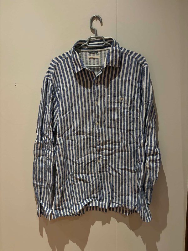 Blá röndótt skyrta