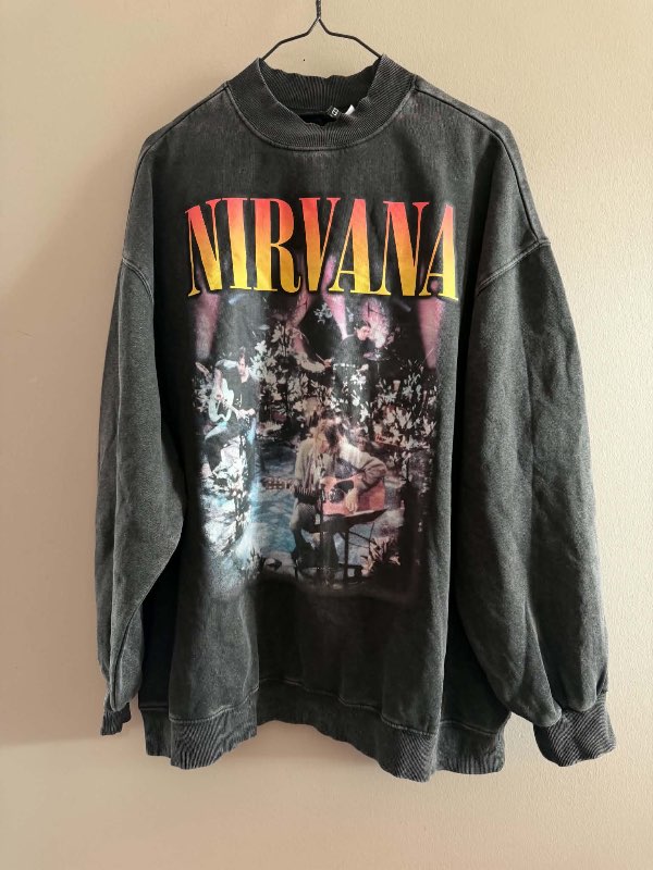 Nirvana svört peysa
