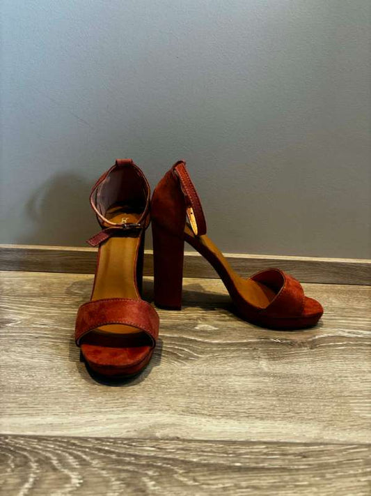 Bleikir hælar - Boohoo