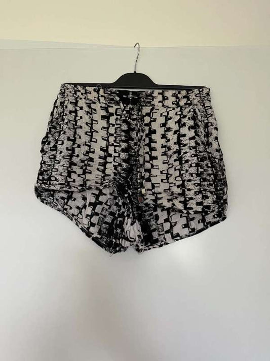 M Stuttbuxur Monki