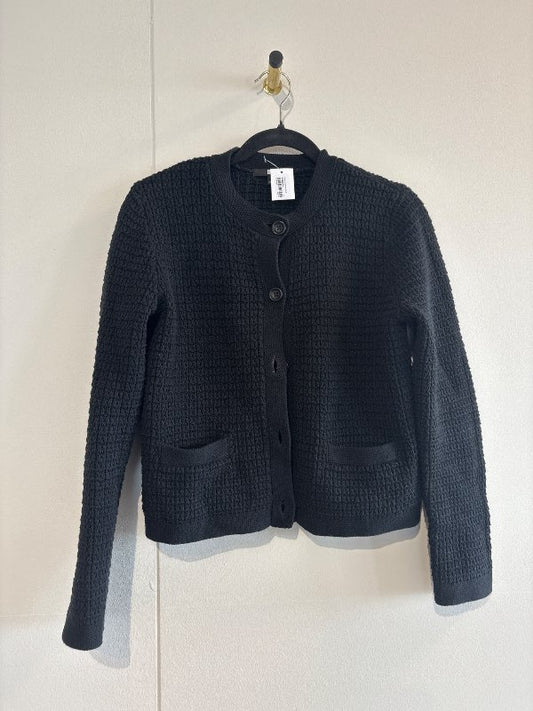 svört uniqlo peysa