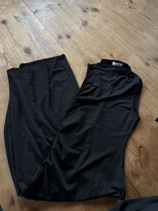 Long black dress