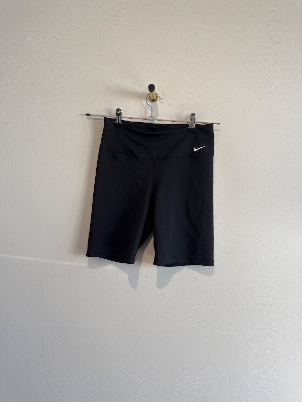 nike stuttbuxur