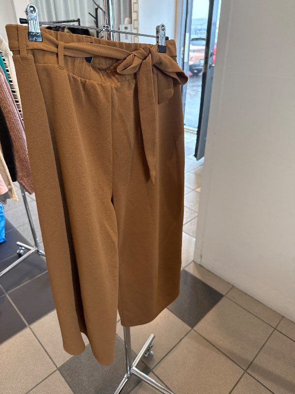 Jean pascale brown half long pants
