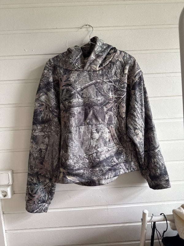 Camo hettupeysa