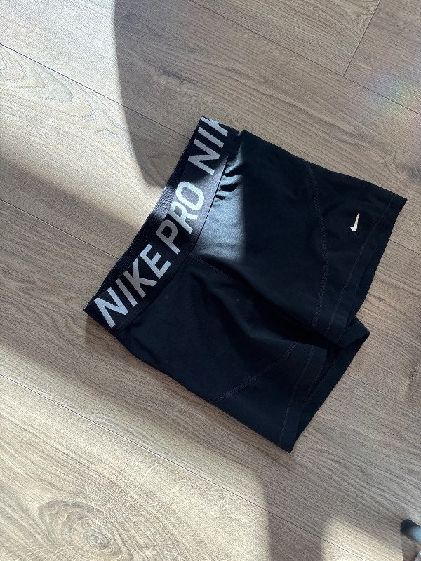 Nike pro