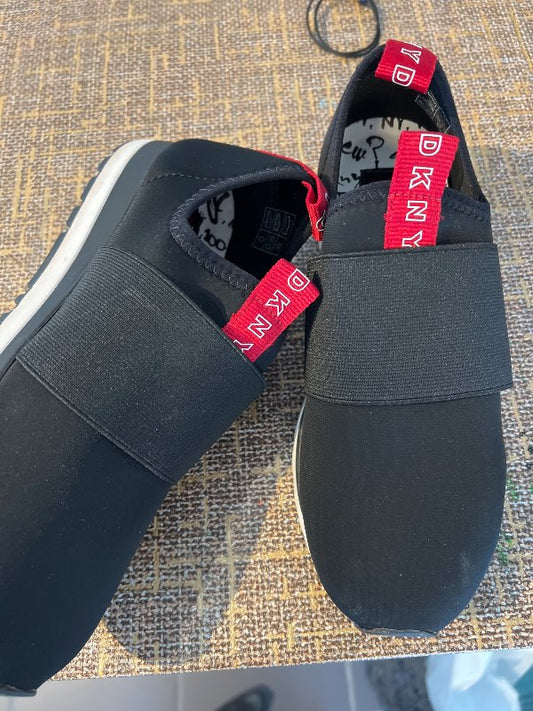 DKNY skór