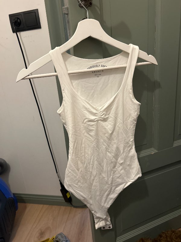 Hvítur bodysuit