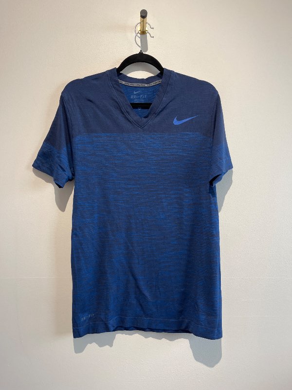 Nike stuttermabolur