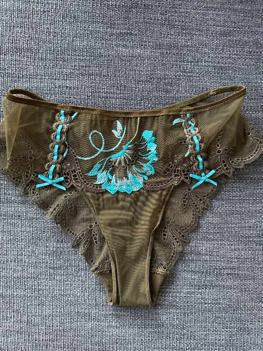 Simone's panties