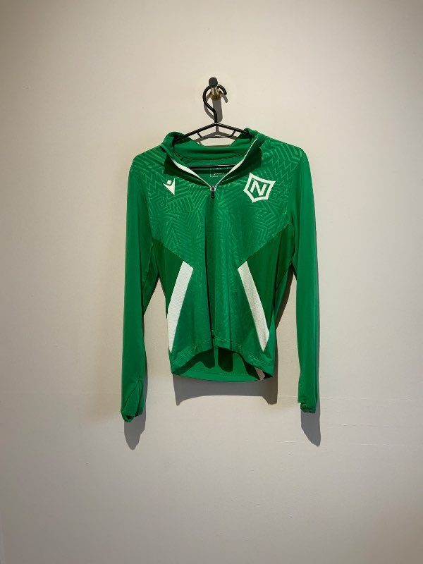 <N> green sports sweatshirt