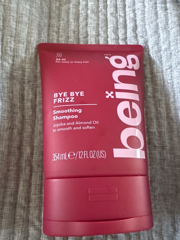 Bye bye frizz Shampoo
