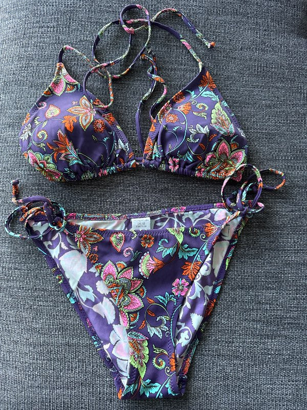 Bikini seen at Warenhouse