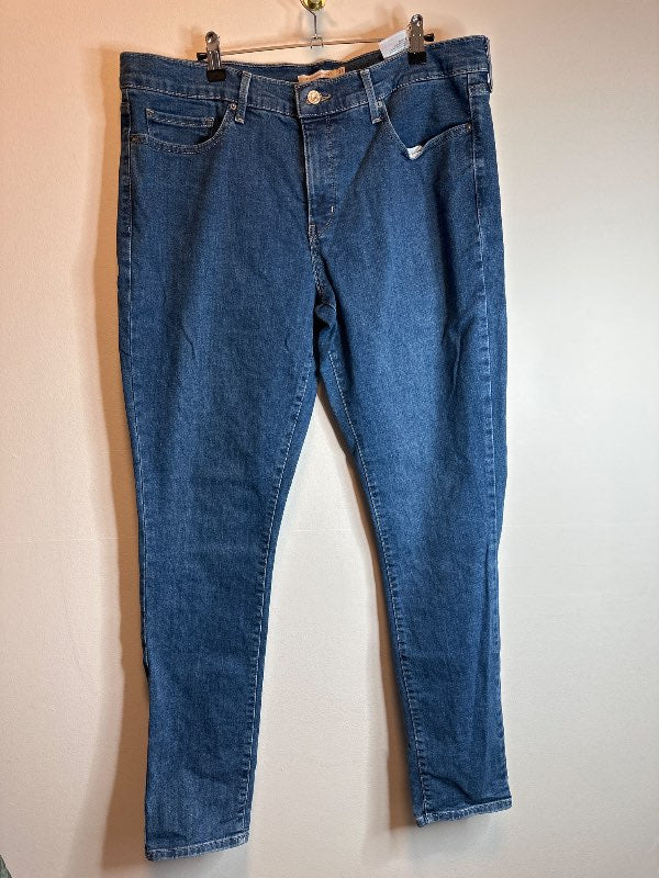Levis 311 shaping skinny