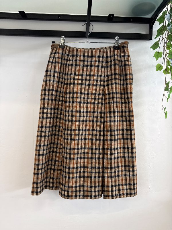 DAKS pils wool