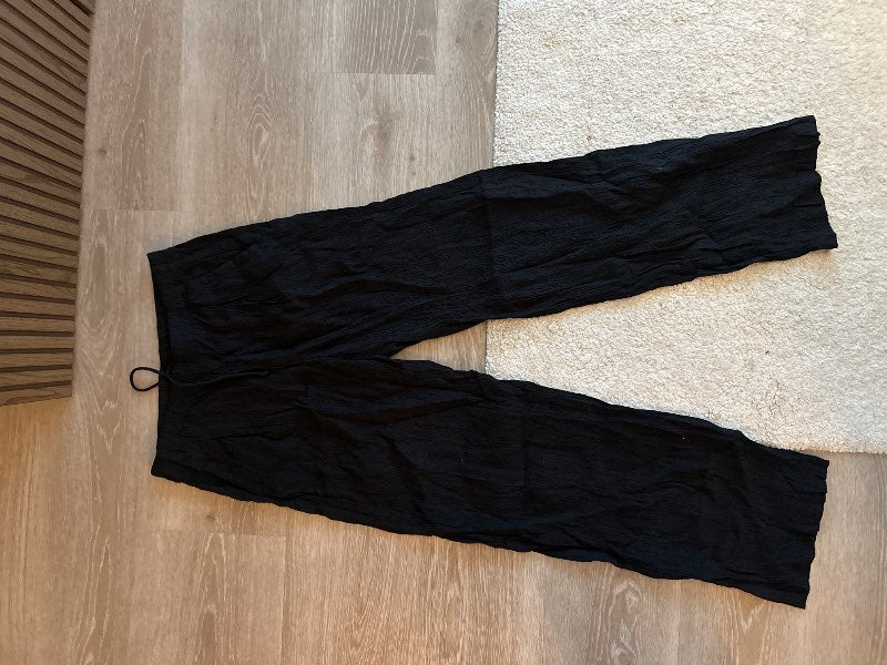 Bershka buxur svartar