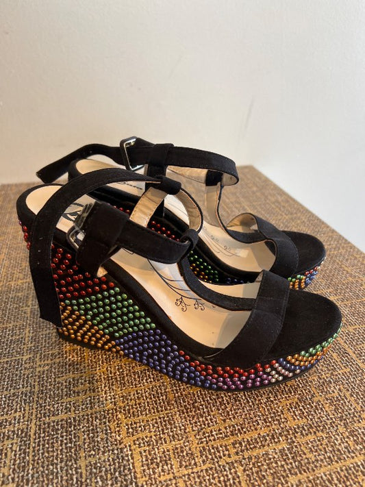 Bata sandalar