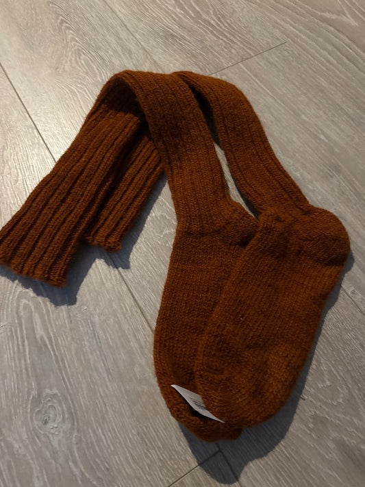 Ullarsokkar síð brúnt