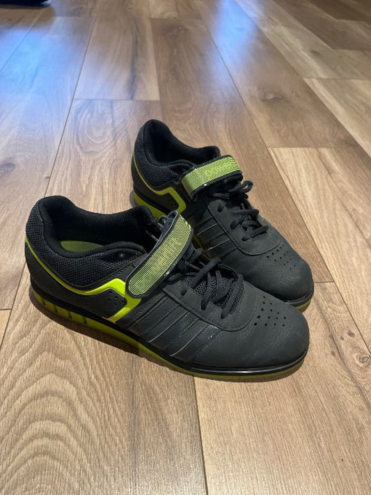 Adidas lyftingaskór