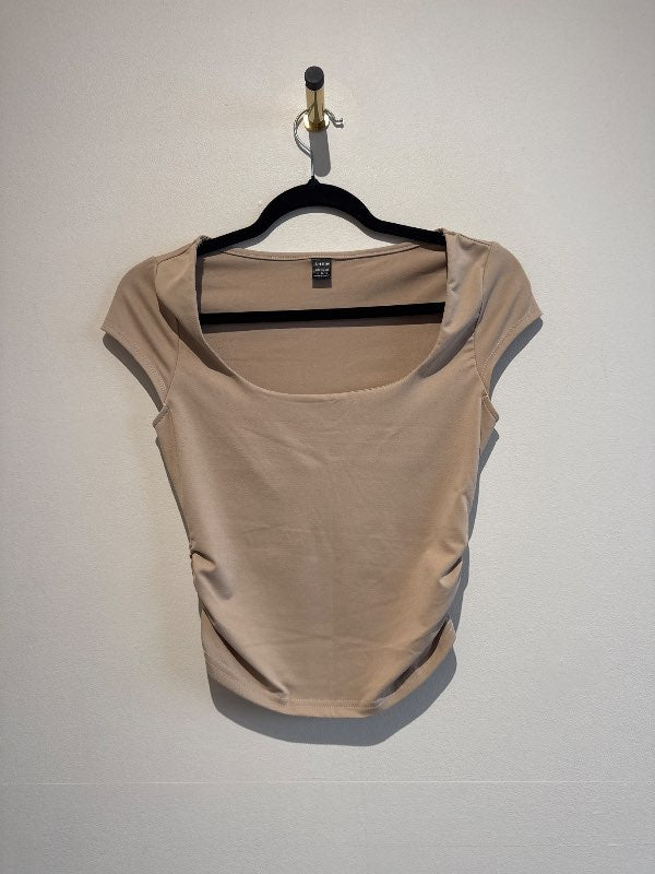 Beige bolur