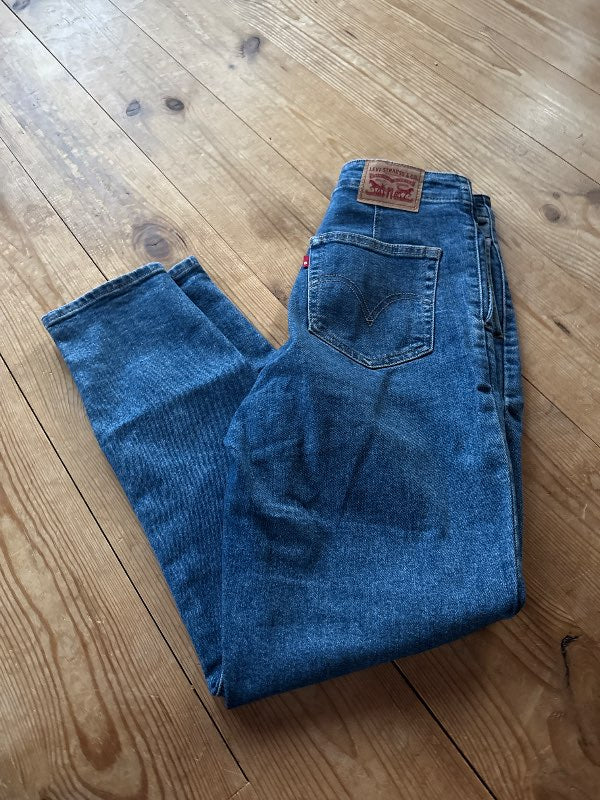 Levis Jeans