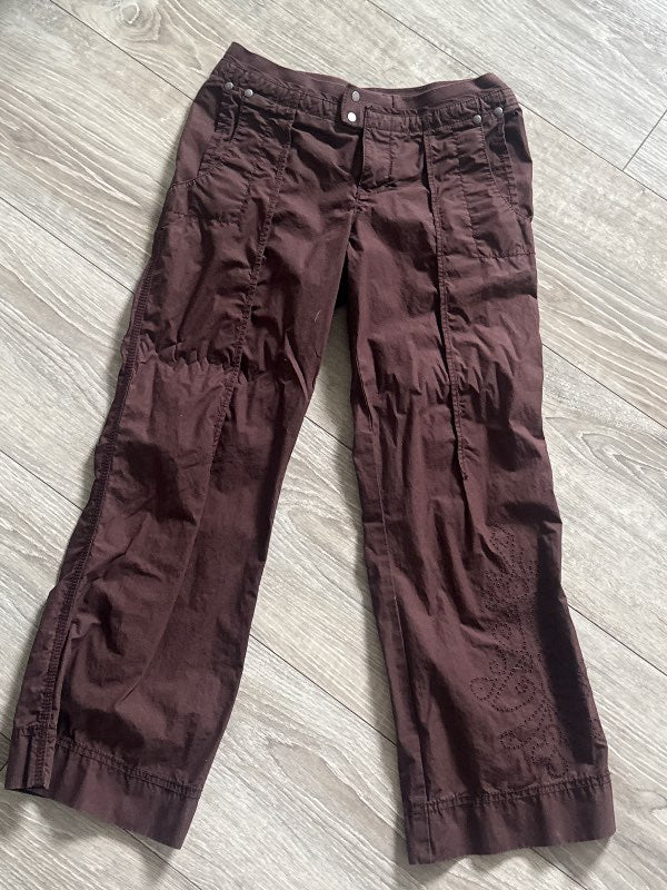 Brúnar capris