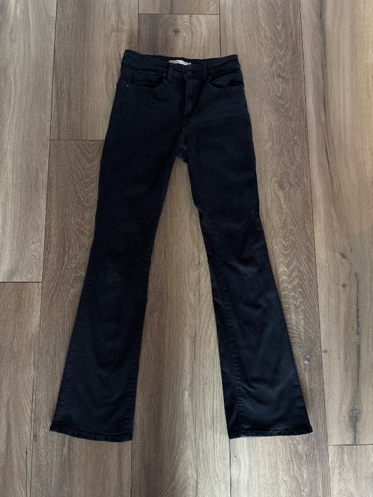 Levis 725 bootcut / svartar