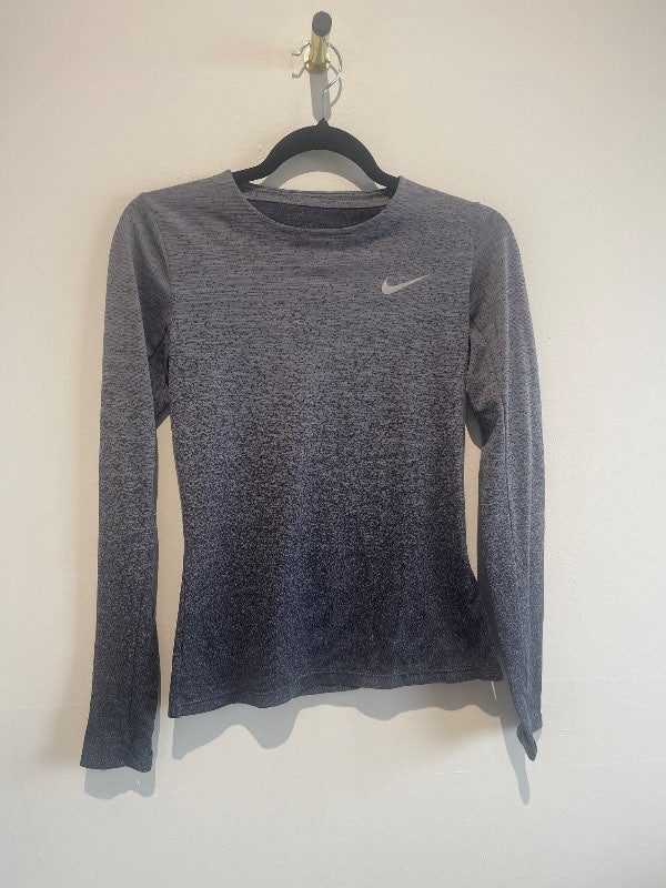 Nike æfingabolur