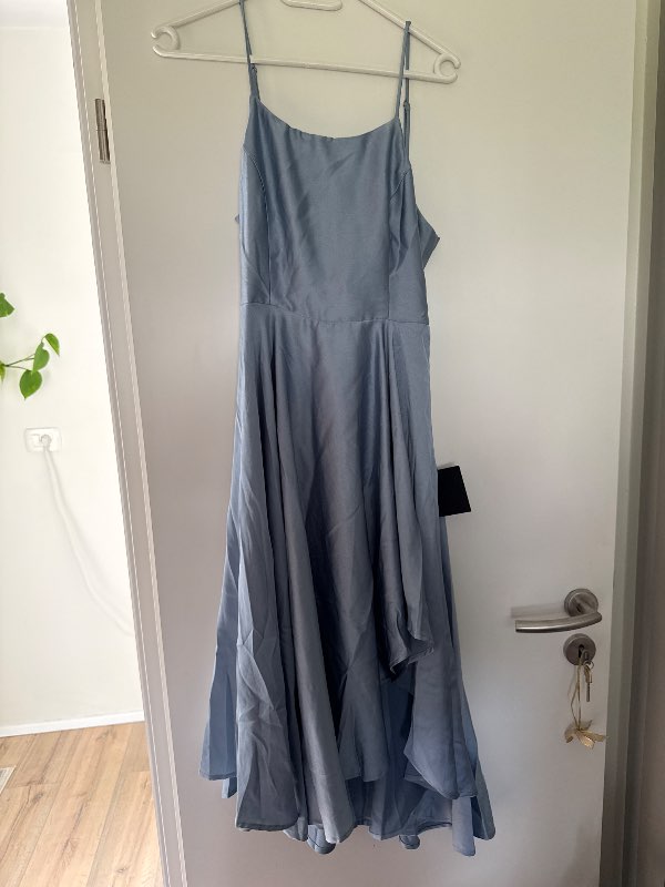 Lulu’s blue dress