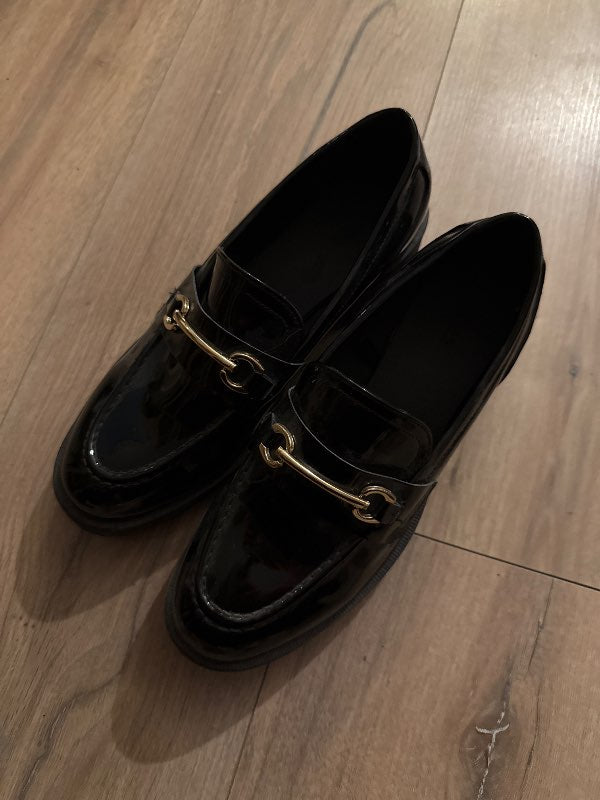 Black shoes