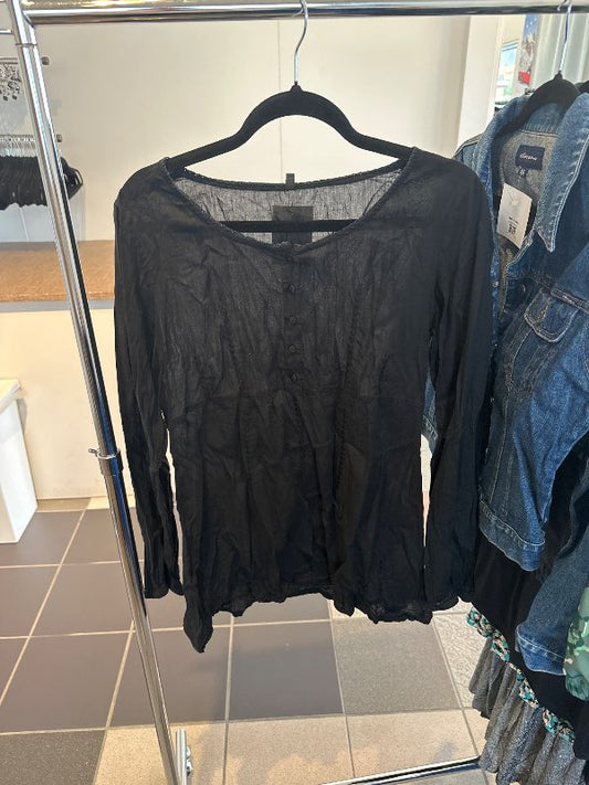 Skyrta svört