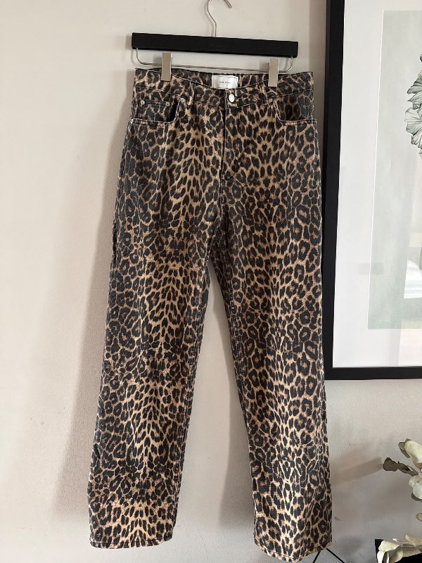 leopard buxur