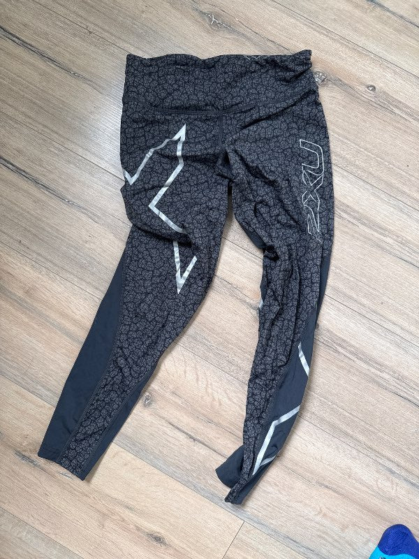 2XU compression leggings