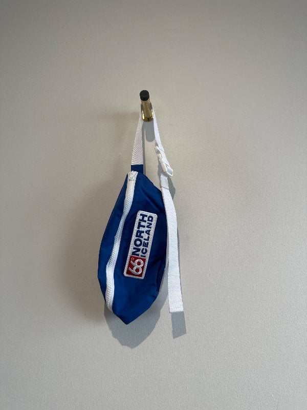 blá 66 taska