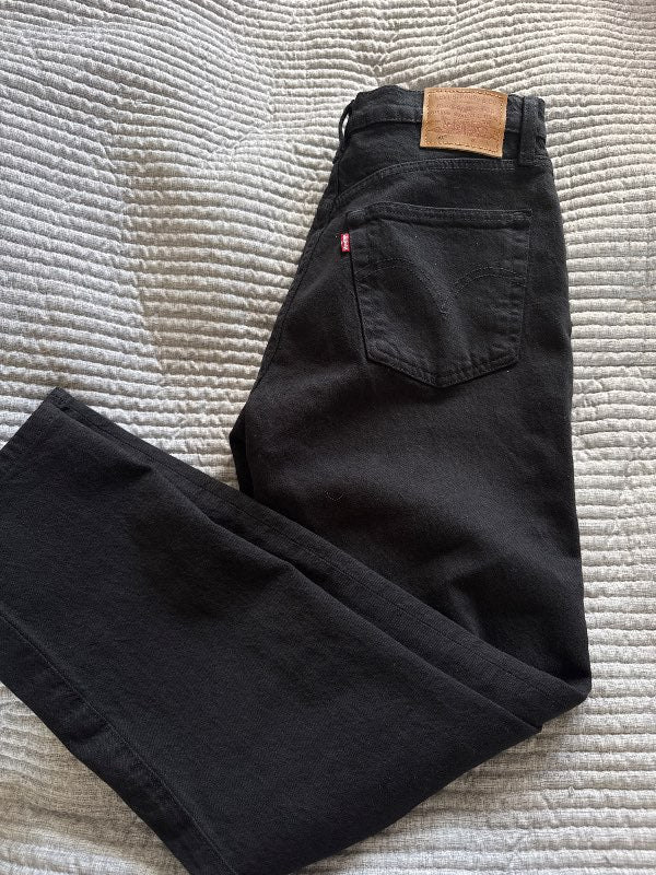 Levi’s black Jenas