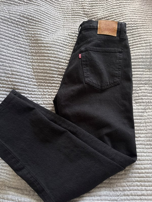 Levi’s black Jenas