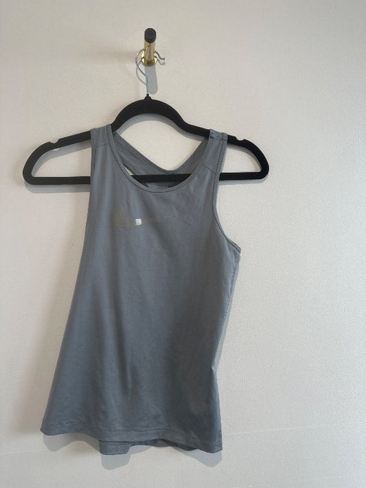 Grár nike bolur