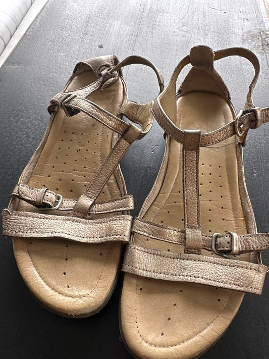 Clarks sandalar
