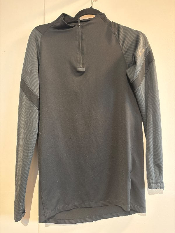 nike peysa fotbolta