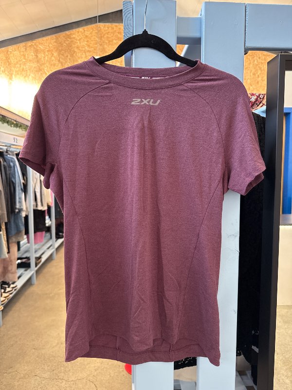 2XU sports shirt