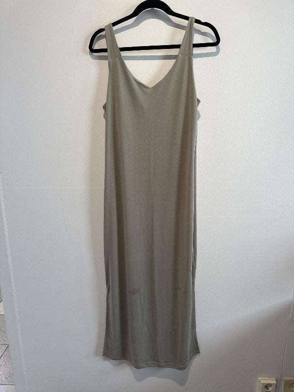 V neck grænn kjóll