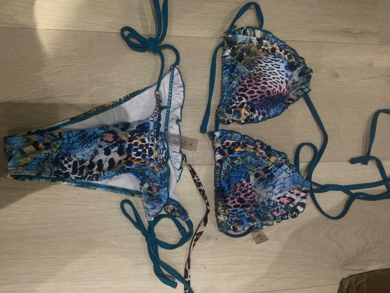 Blátt bikini