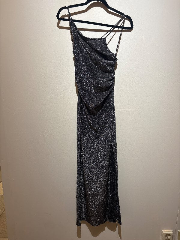 Ónotsður glimmer kjóll