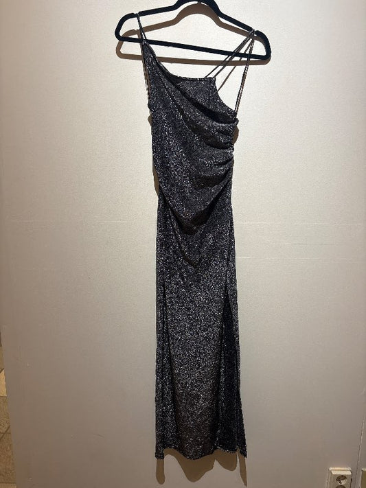 Ónotsður glimmer kjóll