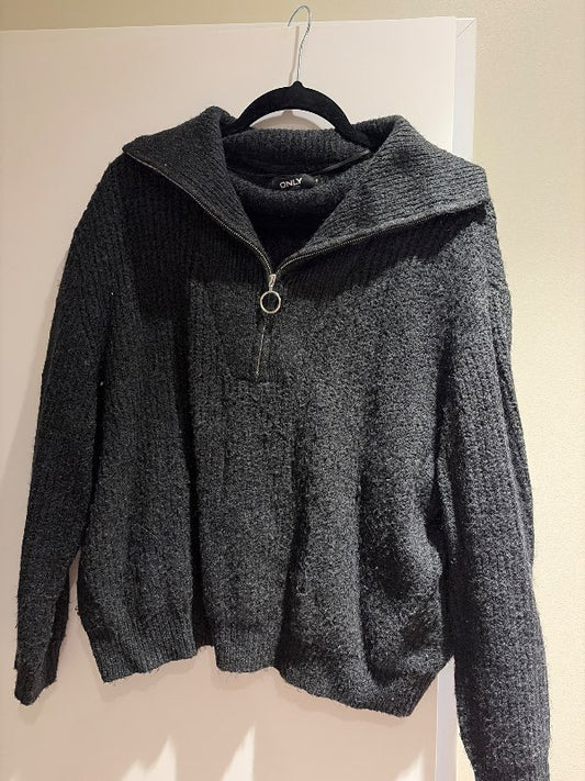 Hálfrennd peysa