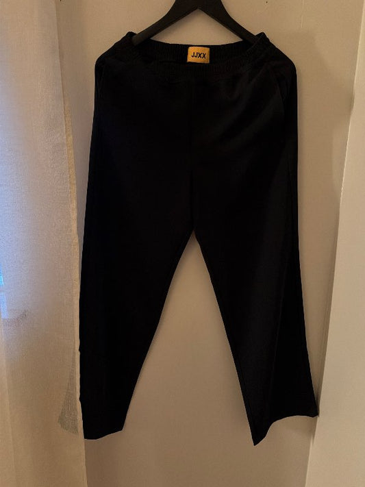 VeroModa svartar buxur