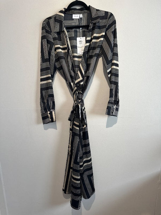 Vila sv/hv wrap kjóll NÝR