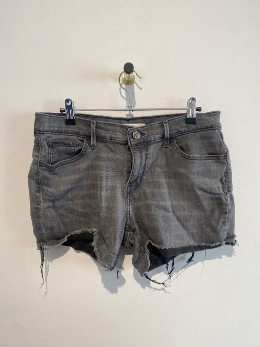 Levi’s shortshorts