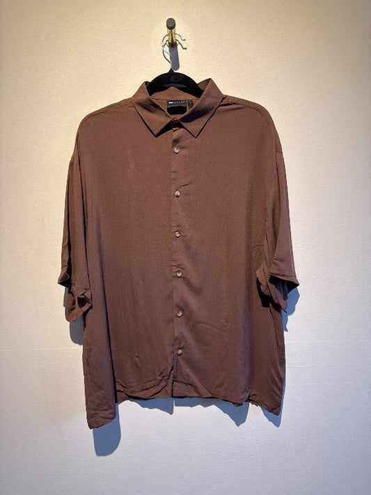 Brún Stutterma Skyrta